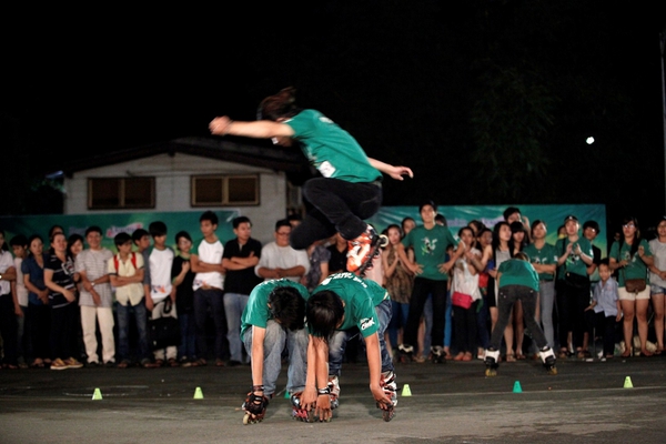 VN's Got Talent: Thót tim xem trượt pa-tin... trong lửa 1