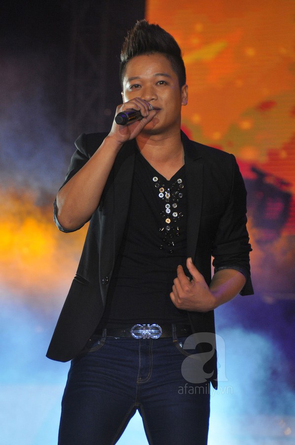 Ya Suy trở thành Quán quân Vietnam Idol 2012 12