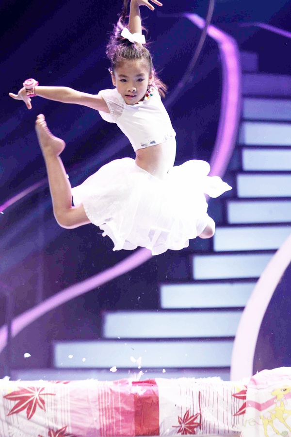 T&agrave;i năng nh&iacute; &ldquo;khuynh đảo&rdquo; b&aacute;n kết 6 Got Talent 2