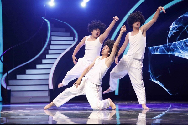 T&agrave;i năng nh&iacute; &ldquo;khuynh đảo&rdquo; b&aacute;n kết 6 Got Talent 9
