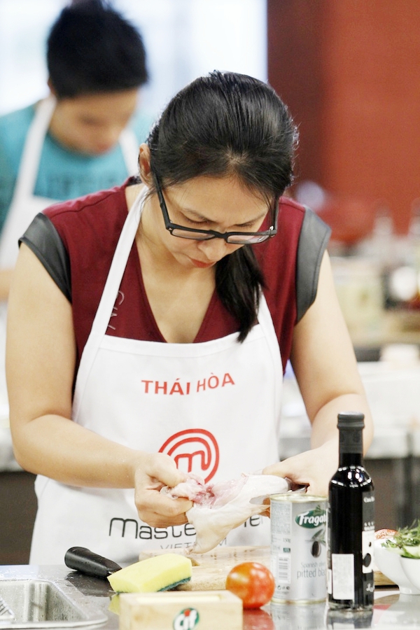 MasterChef tập 17: Thùy Dương chia tay giấc mơ Vua đầu bếp 2