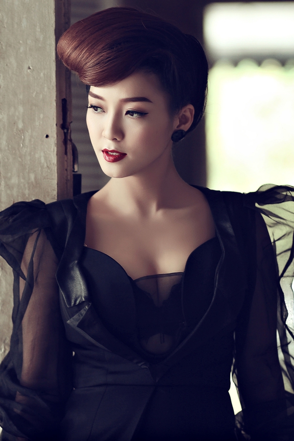 Đinh Hương ng&acirc;m nước suốt 3 tiếng đồng hồ 1