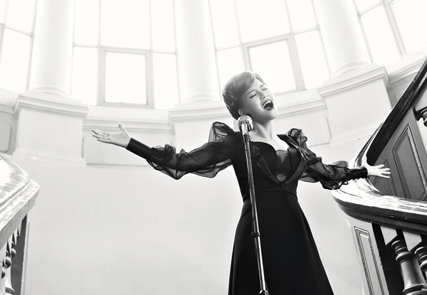 Đinh Hương ng&acirc;m nước suốt 3 tiếng đồng hồ 2