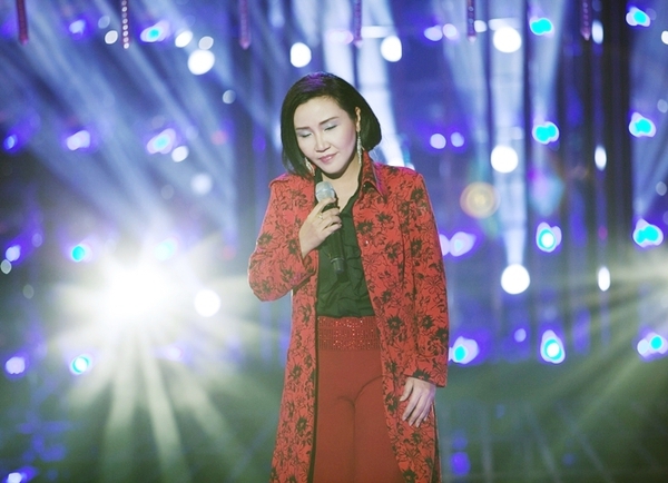 Nữ ca sĩ khiến Hoài Linh... 