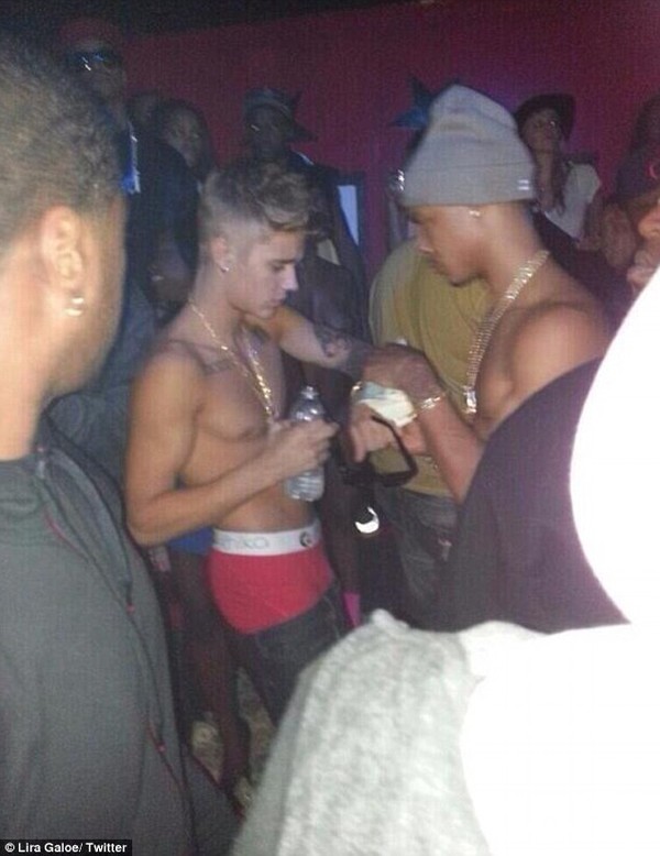 Justin Bieber bị Justin Bieber bị