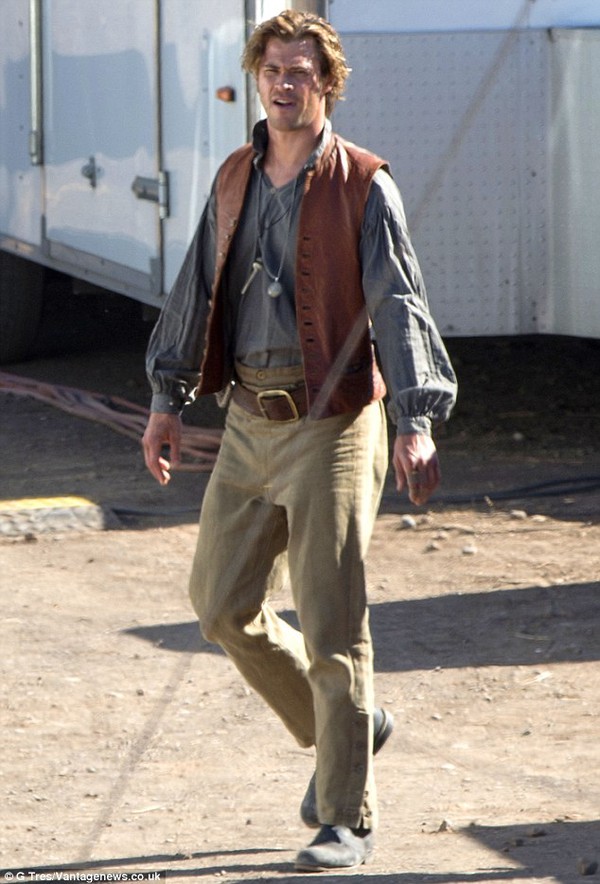 Cả gia đình “Thần sấm” Chris Hemsworth gặp nạn trên biển 2 Cả gia đình “Thần sấm” Chris Hemsworth gặp nạn trên biển 2