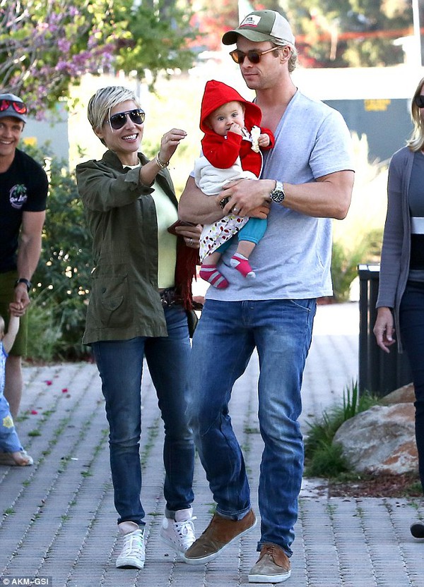 Cả gia đình “Thần sấm” Chris Hemsworth gặp nạn trên biển 1 Cả gia đình “Thần sấm” Chris Hemsworth gặp nạn trên biển 1
