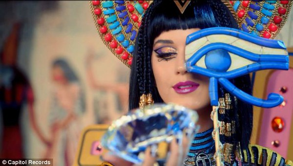Khán giả yêu cầu YouTube xóa bỏ video mới của Katy Perry 3