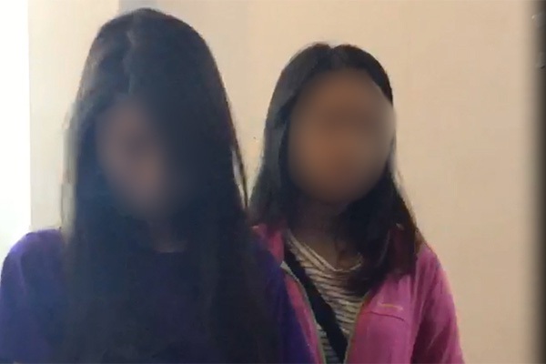 Clip: Hai cô gái trẻ vào shop thời trang ở Sài Gòn đánh tráo mác quần áo