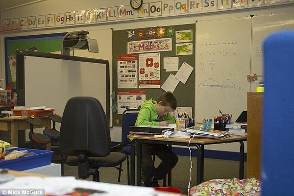 Cuộc sống của em học sinh cô đơn nhất thế giới tại Scotland