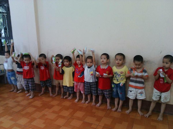 Hết bắt cóc đến giật trẻ em trắng trợn ngay trên tay bố mẹ gây hoang mang dư luận Hết bắt cóc đến giật trẻ em trắng trợn ngay trên tay bố mẹ gây hoang mang dư luận