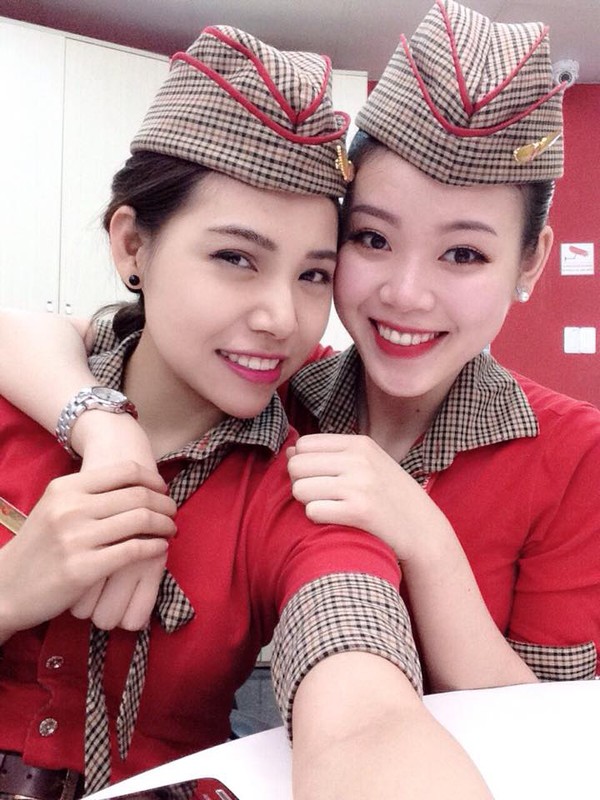 Xinh đẹp, trẻ trung và sở hữu chiều cao lý tưởng, các nữ tiếp viên hàng không luôn gây ấn tượng đẹp với mọi người, đặc biệt là trong mắt các chàng trai trẻ.