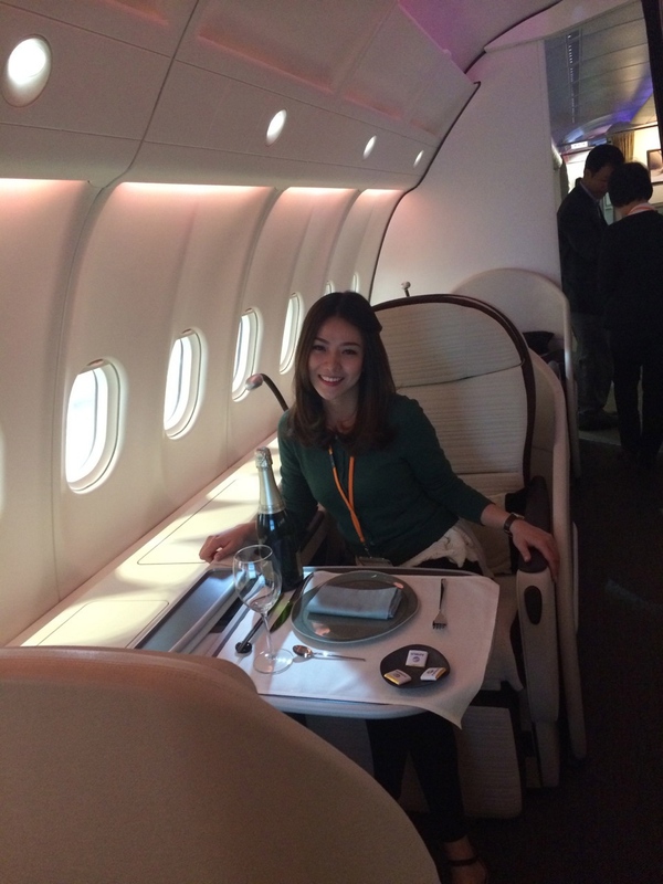 Cận cảnh nhan sắc tươi xinh khó cưỡng của dàn tiếp viên Vietjet Air