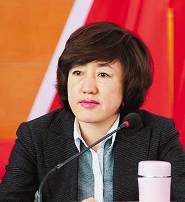 'Quan bà' hoang dâm, bắt cấp dưới hối lộ tình dục 'Quan bà' hoang dâm, bắt cấp dưới hối lộ tình dục