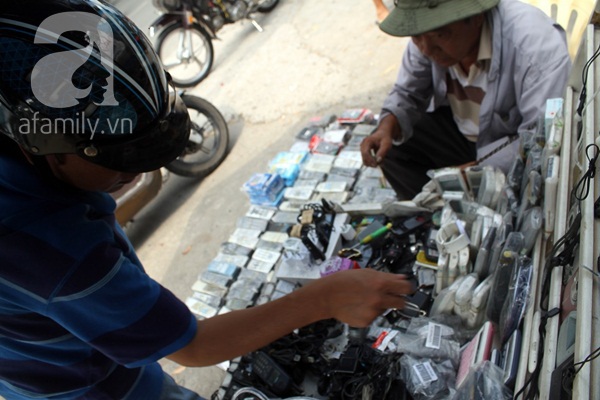 Độc đáo những con đường bán đồ nổi tiếng Sài Gòn