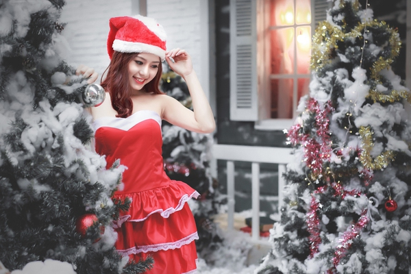Thiếu nữ Nùng xinh ngỡ ngàng trong bộ ảnh Giáng sinh