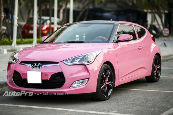 Cận cảnh Hyundai Veloster màu hồng Hello Kitty của bà mẹ 9x Hà thành