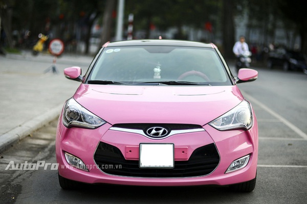 Cận cảnh Hyundai Veloster màu hồng Hello Kitty của bà mẹ 9x Hà thành