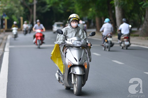 H&agrave; Nội tiếp tục mưa r&eacute;t, TP HCM nắng ấm