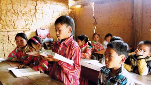 Xót lòng trẻ vùng cao ‘trần truồng’ trong rét âm độ Xót lòng trẻ vùng cao ‘trần truồng’ trong rét âm độ