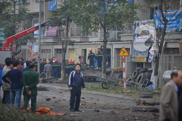 Vụ nổ ở Văn Phú: “Tôi nhìn thấy người bắn sang bên đường”