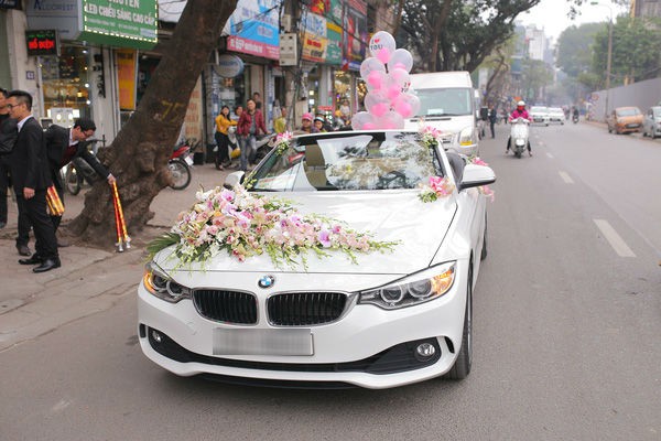 Cận cảnh những chiếc xe hoa sang nhất xịn nhất trong đám cưới của đại gia Hà Thành