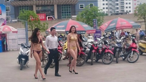 Dàn hot girl mặc đồ 2 mảnh mát mẻ khoe thân bán hàng dậy sóng mạng xã hội