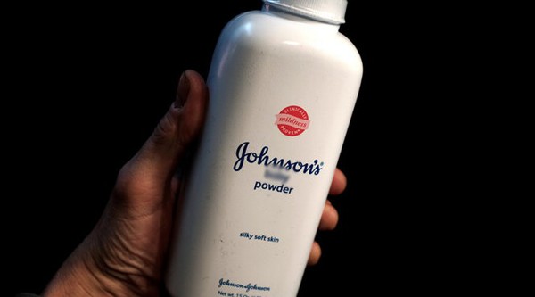 Johnson & Johnson lại thua kiện phấn rôm gây ung thư