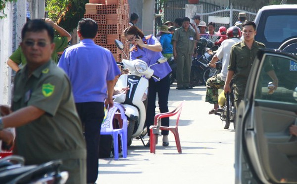 Nghi án con cứa cổ cha và bà nội rồi tự thiêu