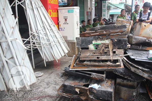 TP.HCM: Cháy lớn lúc rạng sáng ở cửa hàng bếp từ, 4 người chết thảm