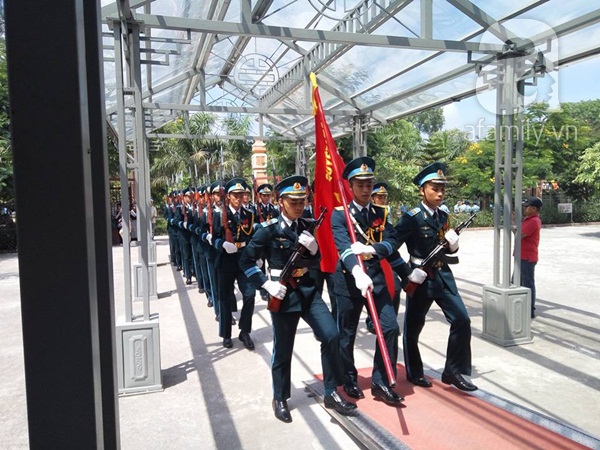 Thi hài của đại tá Trần Quang Khải được đưa đến đài hóa thân Hoàn Vũ