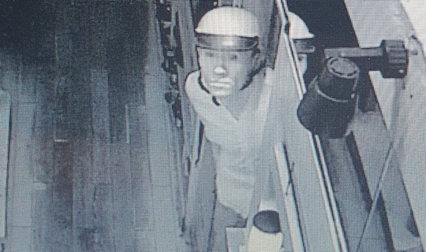 Camera ghi hình kẻ trộm kim cương của ông chủ nhà hàng Nhật