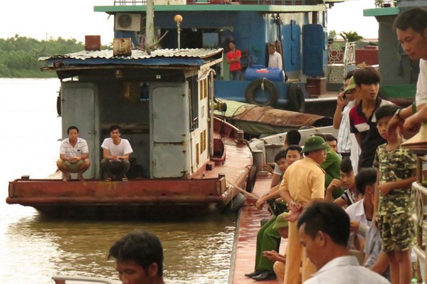 Đã tìm thấy thi thể bé trai 8 tuổi trong vụ chìm tàu