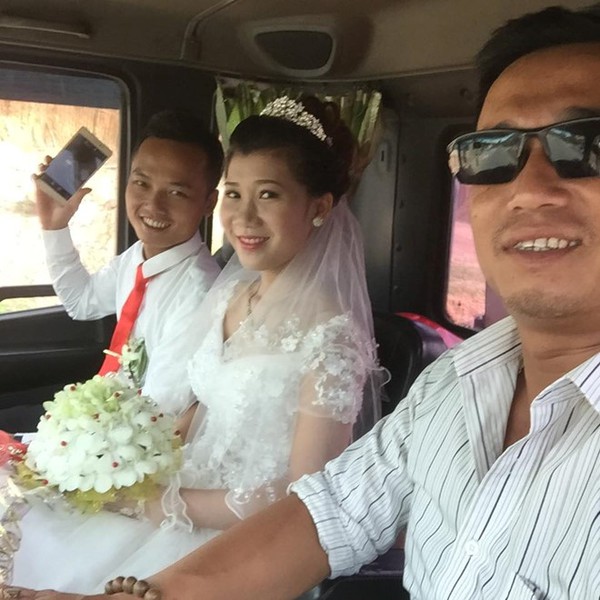 Chú rể Nghệ An gặp rắc rối vì rước dâu bằng dàn xe cẩu