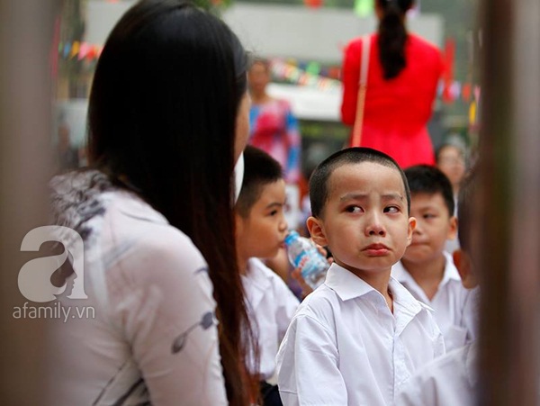 Những khoảnh khắc hài hước, đáng yêu của các bé ngày khai trường 