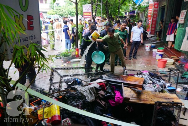 Hà Nội: Cháy nhà 5 tầng, 3 người bị thương