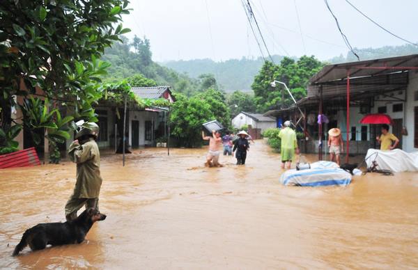 Mưa lớn kéo dài từ nay tới cuối tuần