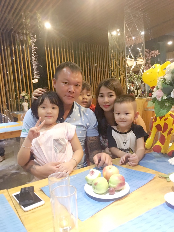 &ldquo;Người đ&agrave;n b&agrave; thứ hai&rdquo; của thủ m&ocirc;n Dương Hồng Sơn v&agrave; ph&uacute;t trải l&ograve;ng về vai tr&ograve; l&agrave;m vợ