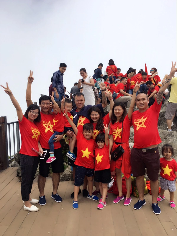 &ldquo;Người đ&agrave;n b&agrave; thứ hai&rdquo; của thủ m&ocirc;n Dương Hồng Sơn v&agrave; ph&uacute;t trải l&ograve;ng về vai tr&ograve; l&agrave;m vợ