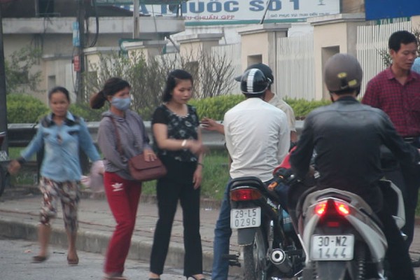 Móc túi lộng hành trước cổng Bệnh viện Bạch Mai