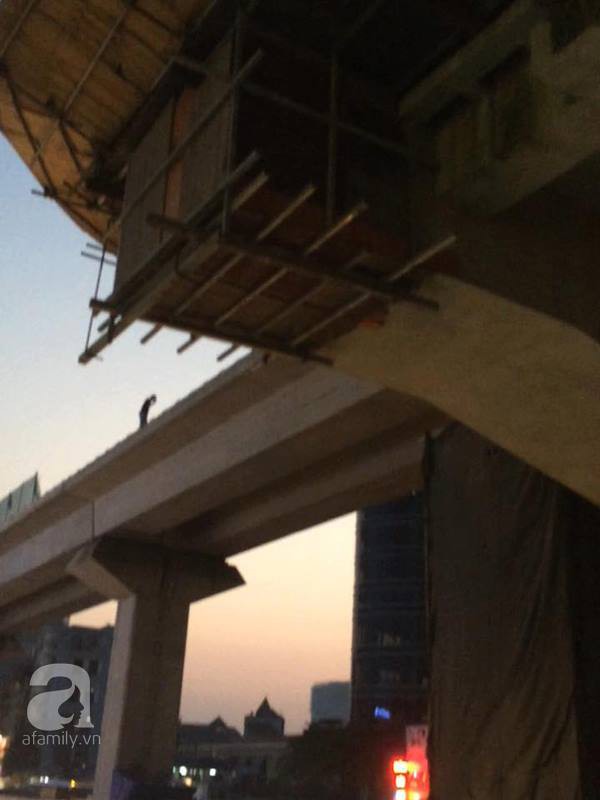 Một công nhân dự án đường sắt Cát Linh – Hà Đông rơi từ trên cao xuống