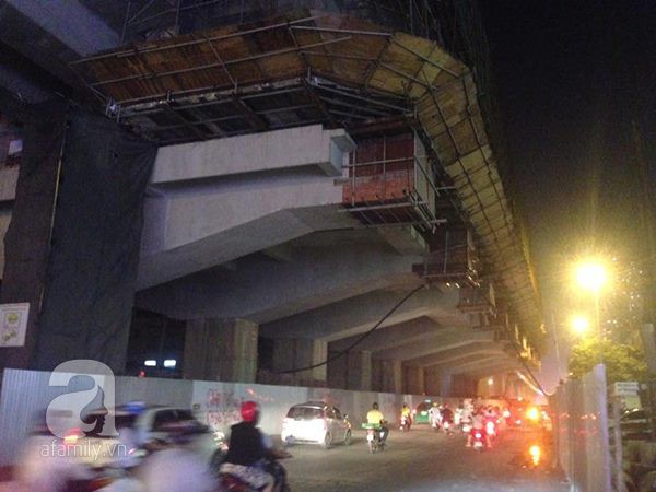 Một công nhân dự án đường sắt Cát Linh – Hà Đông rơi từ trên cao xuống