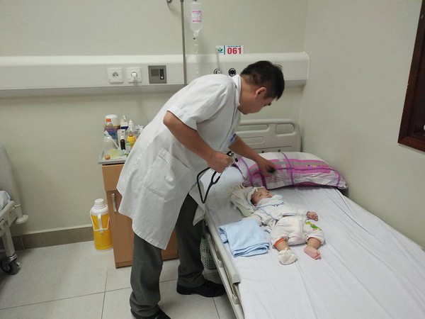 Bé 4 tháng ngừng thở vì bà dùng sái thuốc phiện chữa tiêu chảy Bé 4 tháng ngừng thở vì bà dùng sái thuốc phiện chữa tiêu chảy