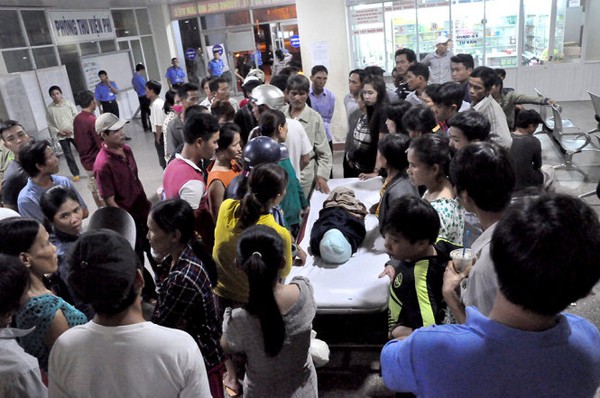 Bé 2 tuổi tử vong, gia đình vây bệnh viện Quảng Ngãi