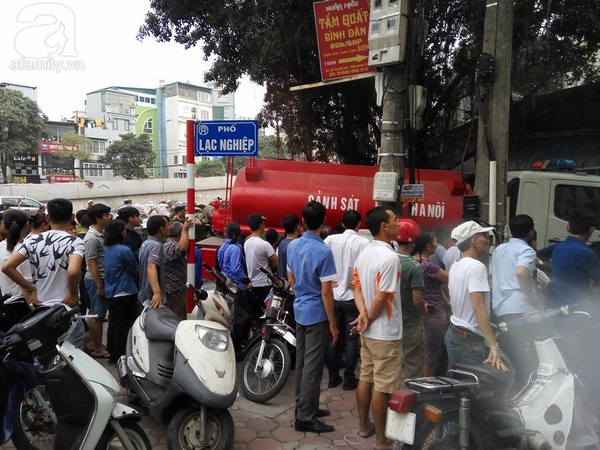 Hà Nội: Cháy lớn ở Trần Khát Chân, khói bốc lên nghi ngút