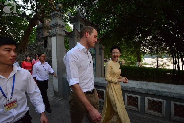 Hoàng tử Anh William lần đầu đến Việt Nam và hiện đang có mặt ở Phố Cổ Hà Nội