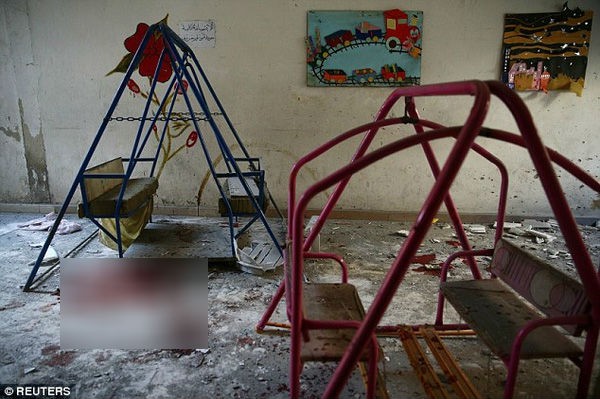 Dội bom vào trường mầm non, 6 trẻ em thiệt mạng khiến thế giới chấn động