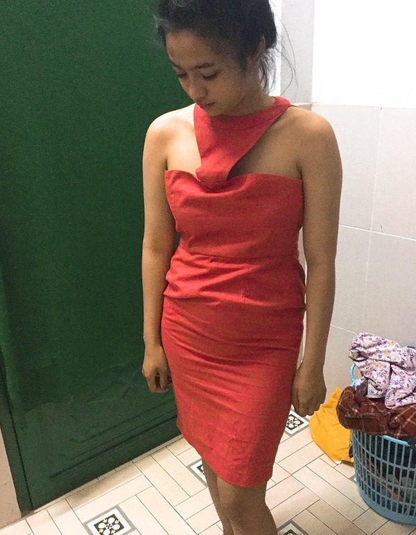 Đặt váy thiết kế 530k mừng sinh nhật, cô nàng nhận về váy như giẻ rách
