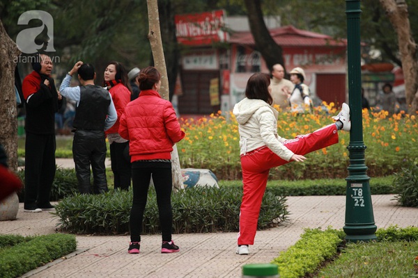 Hà Nội: Chỗ nào cũng thành điểm thể dục ngoài trời 17