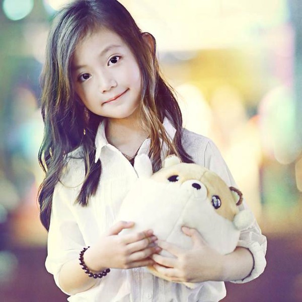 Ngất ngây trước vẻ đẹp thiên thần của bé gái 6 tuổi người Việt 7
